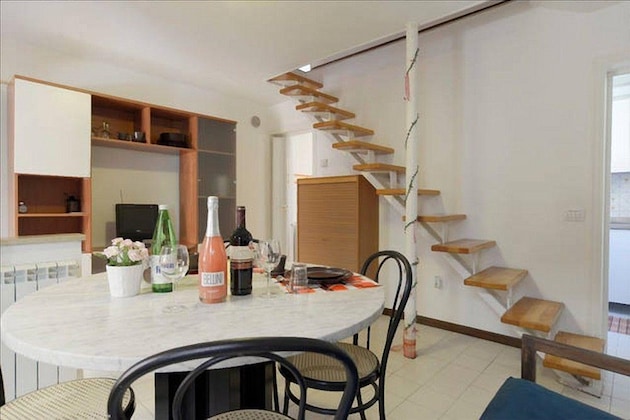 Gallery - Mario Apartment 2578