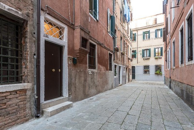 Gallery - La Loggia Della Luna