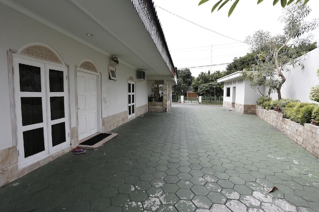 Gallery - Reddoorz Plus Near Adisucipto Airport 2