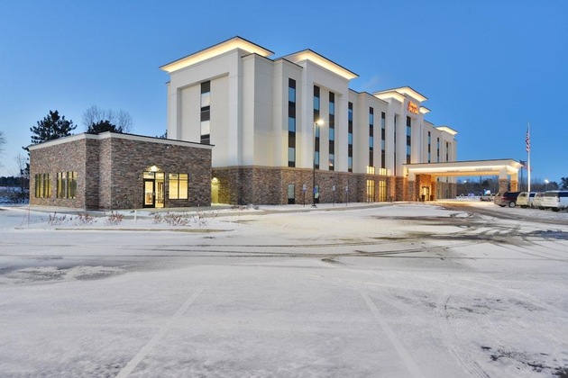 Gallery - Hampton Inn & Suites Menomonie