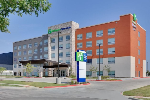 Gallery - Holiday Inn Express & Suites Dallas Nw Hwy - Love Field, An Ihg Hotel