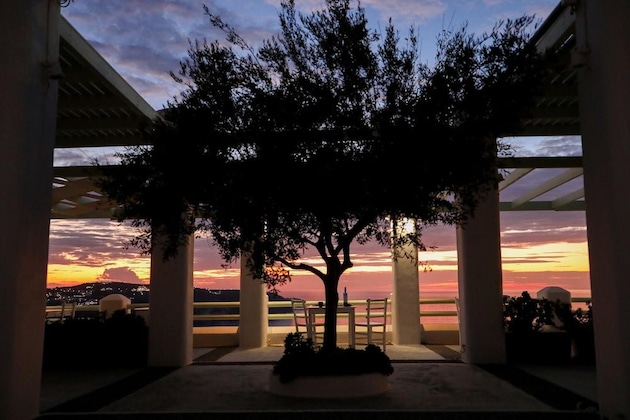 Gallery - The Cliff Reflections - Adults Only