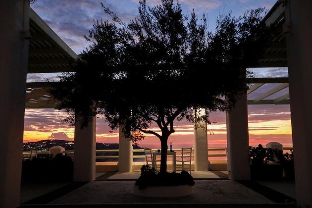 Gallery - The Cliff Reflections - Adults Only