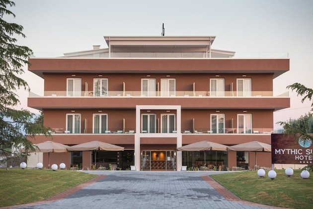Gallery - Mythic Summer Hotel