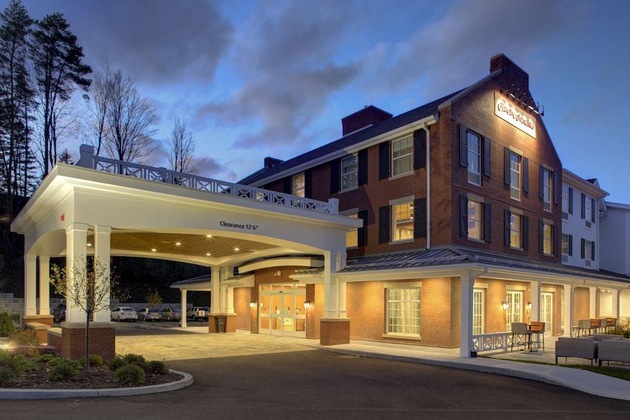 Gallery - Hampton Inn & Suites Manchester