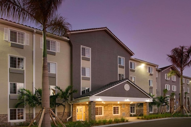 Gallery - Value Place Fort Lauderdale