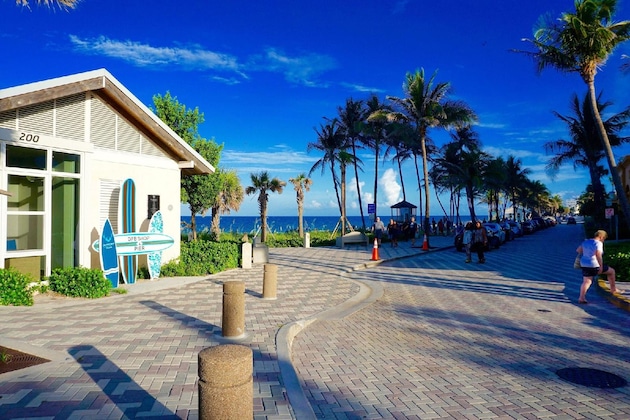 Gallery - Club Lux Resort By The Beach