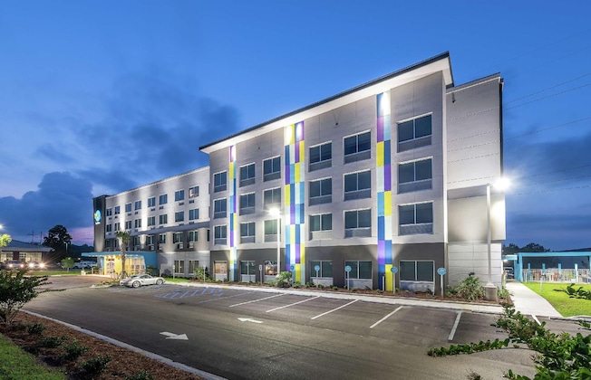 Gallery - Tru by Hilton Orangeburg