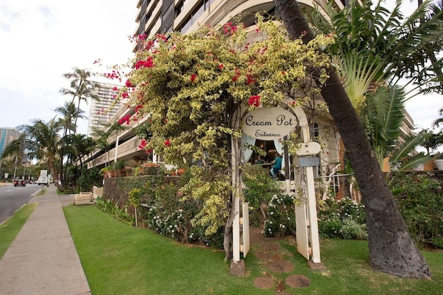 Gallery - Waikiki Monarch Hotel