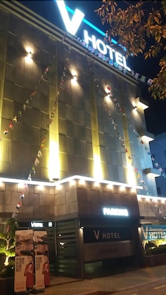 Gallery - V Hotel