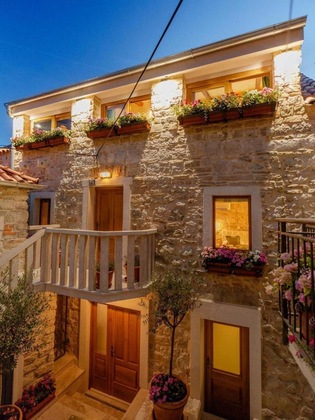 Gallery - Stone House Luxury Rooms