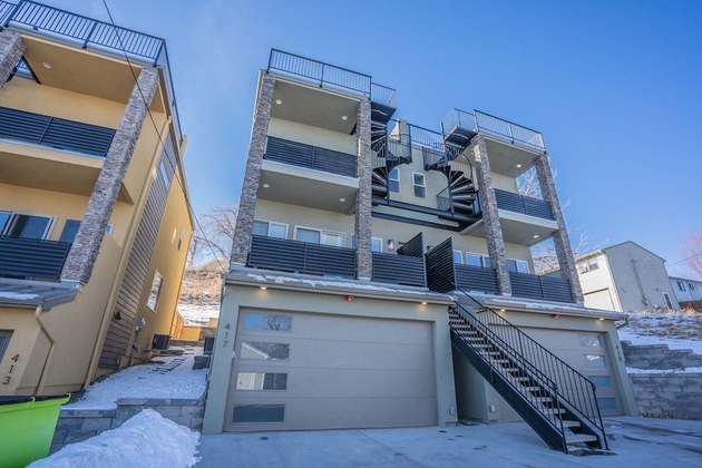 Gallery - 4Br Mnt Viewsmodern Urbanityrooftop Patio