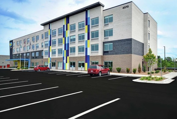 Gallery - Tru by Hilton Grand Rapids Airport