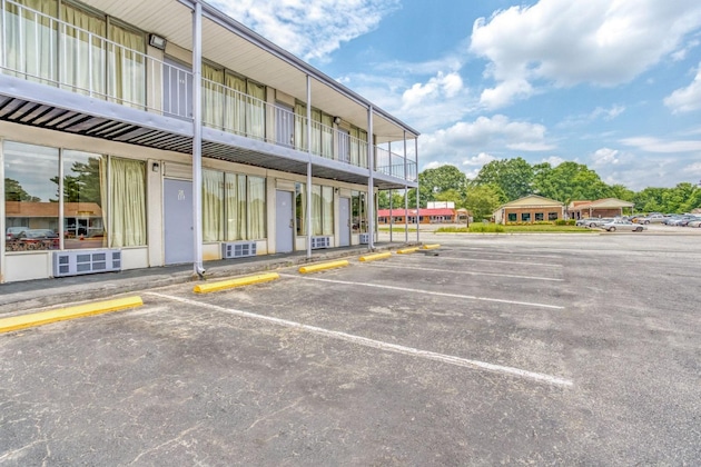 Gallery - Oyo Inn Kernersville
