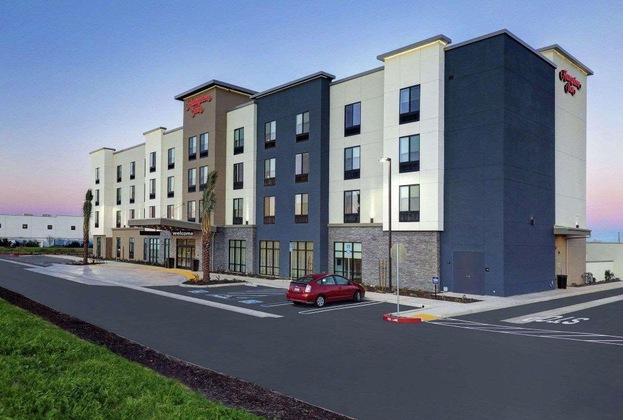 Gallery - Hampton Inn Patterson