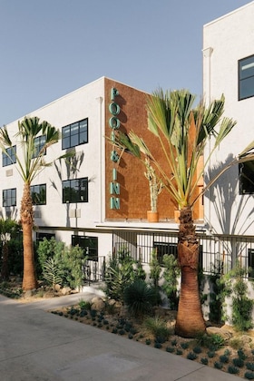 Gallery - Silver Lake Pool & Inn