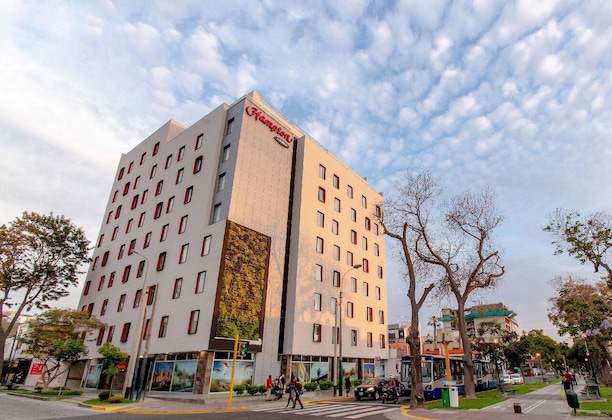 Gallery - Hampton By Hilton Lima San Isidro