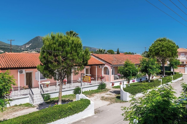 Gallery - Roussa's Studios And Apartments