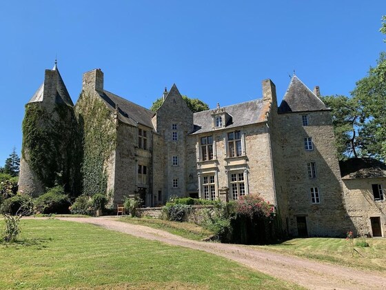 Gallery - Le Château De Bernesq