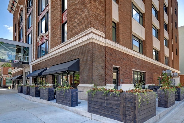 Gallery - Hilton Garden Inn Kalamazoo Downtown