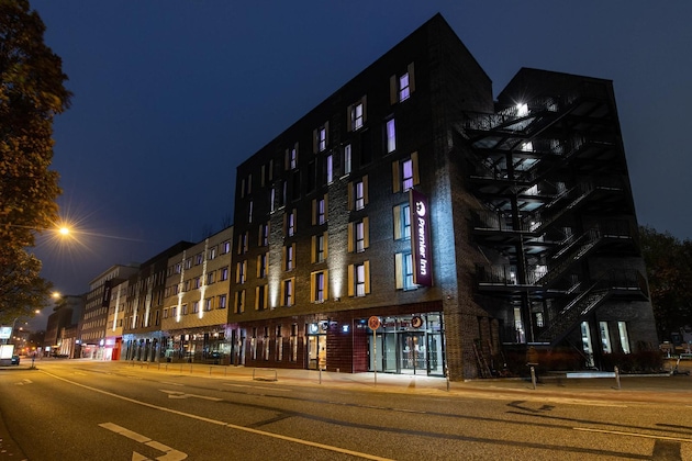 Gallery - Premier Inn Hamburg St. Pauli