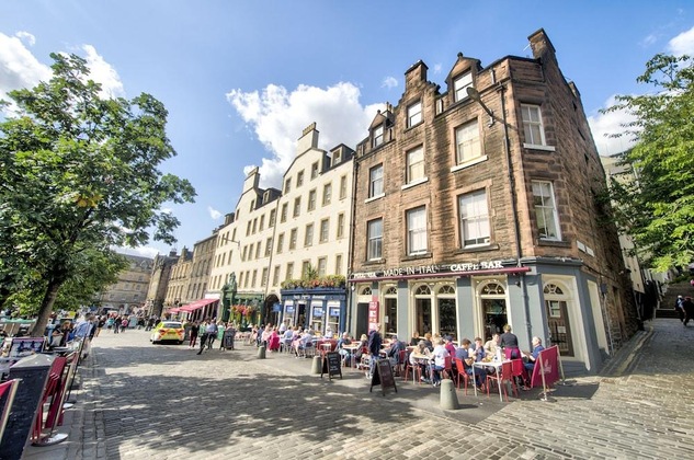Gallery - Charming Grassmarket Apartment With Castle View