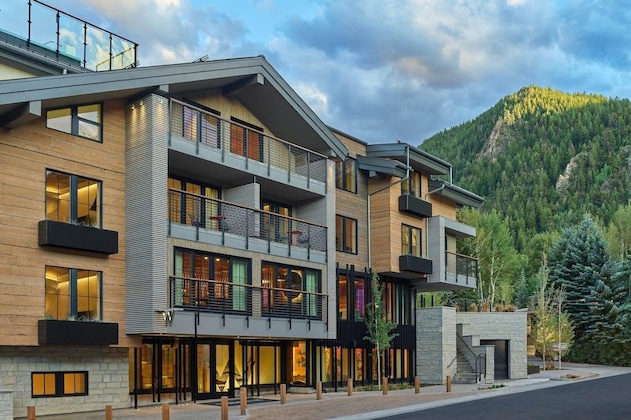 Gallery - The Sky Residences At W Aspen