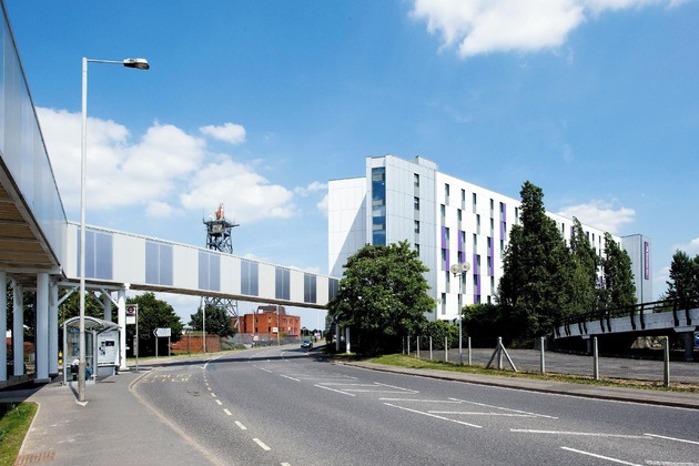 Gallery - Premier Inn London Heathrow Airport Terminal 4