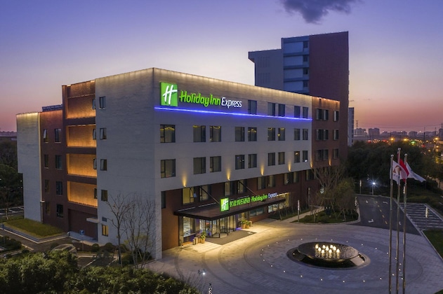 Gallery - Holiday Inn Express Shanghai Kangqiao By Ihg