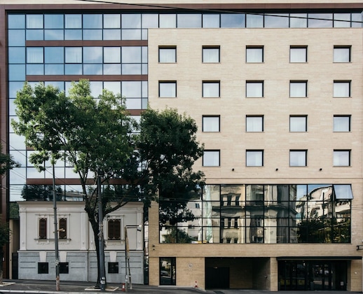 Gallery - Central Point Hotel