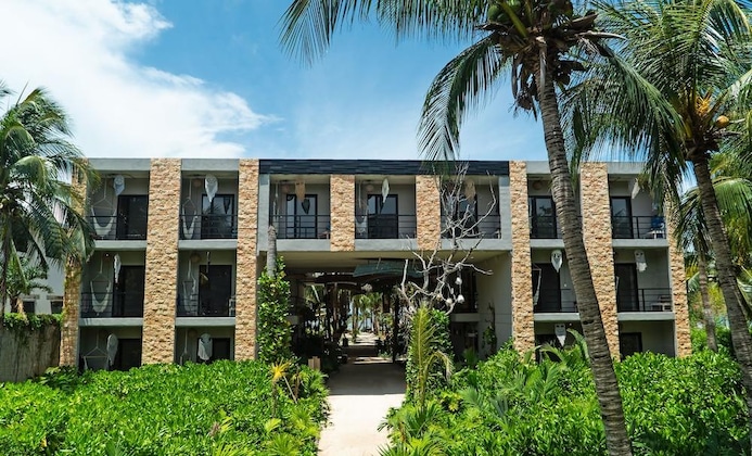 Gallery - Nomads Hotel Hostel & Beach Club