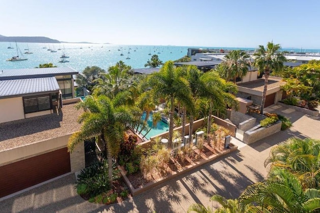 Gallery - Mirage Ultimate Waterfront Luxury