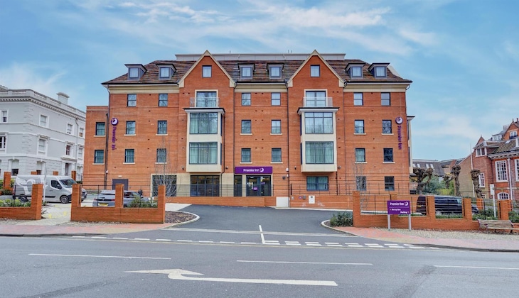 Gallery - Premier Inn Royal Tunbridge Wells