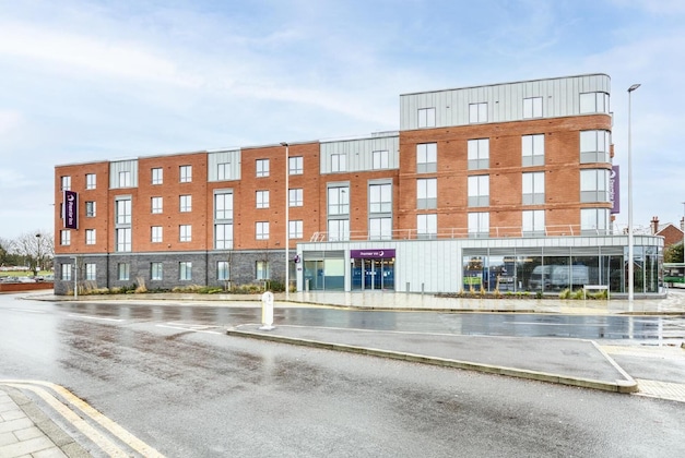 Gallery - Premier Inn Wokingham Town Centre