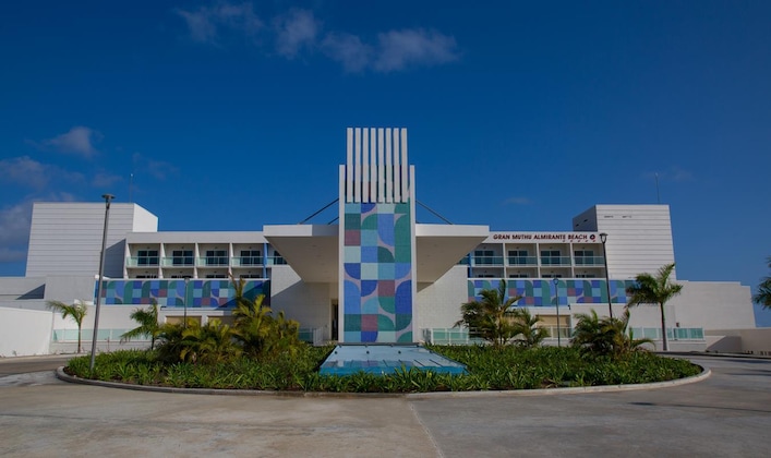 Gallery - Gran Muthu Almirante Beach