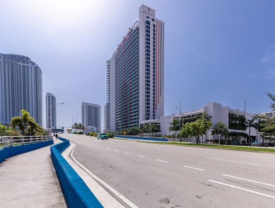 Gallery - Beachwalk Vacation
