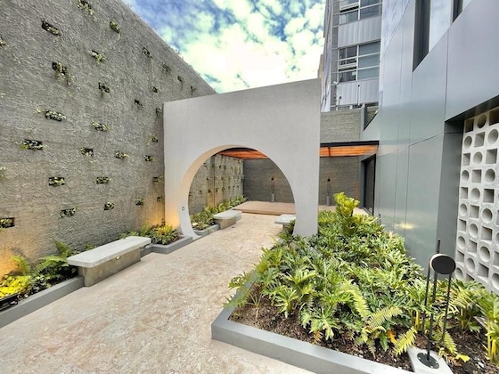 Gallery - Icon 100 Luxury Apartasuites