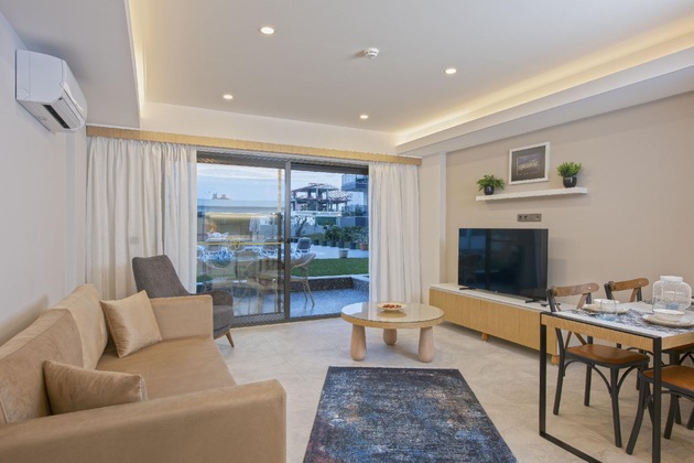Gallery - A Suite Side