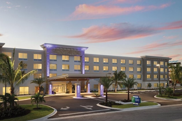 Gallery - Holiday Inn Express Cape Canaveral, An Ihg Hotel