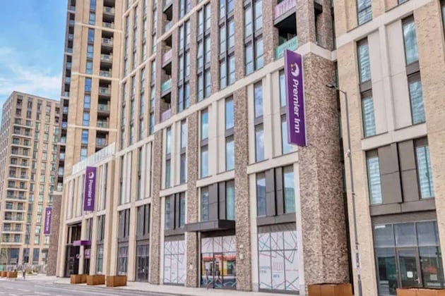 Gallery - Premier Inn London Docklands (Canning Town)