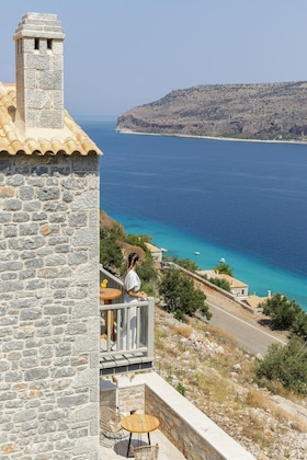 Gallery - Trapela Limeni Luxury Suites