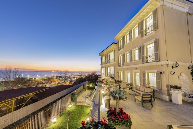 Gallery - Mula Hotel