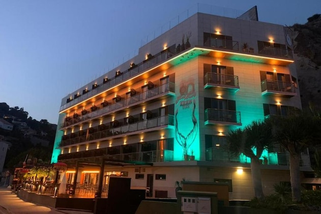Gallery - On Aleta Room