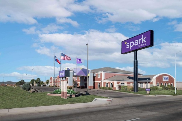 Gallery - Spark By Hilton Dumas