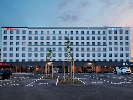 Gallery - Ibis Hotel Berlin Airport (Neueroffnung)