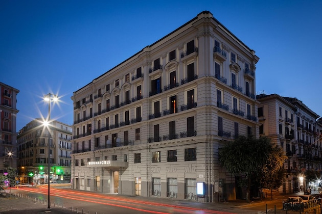 Gallery - Una Napoli