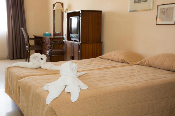 The Bugibba Hotel - 7