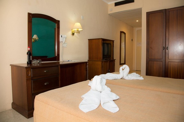 The Bugibba Hotel - 13