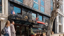 Hotel Golden Crown