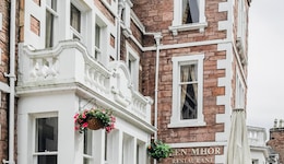 Glen Mhor Hotel & Apartments